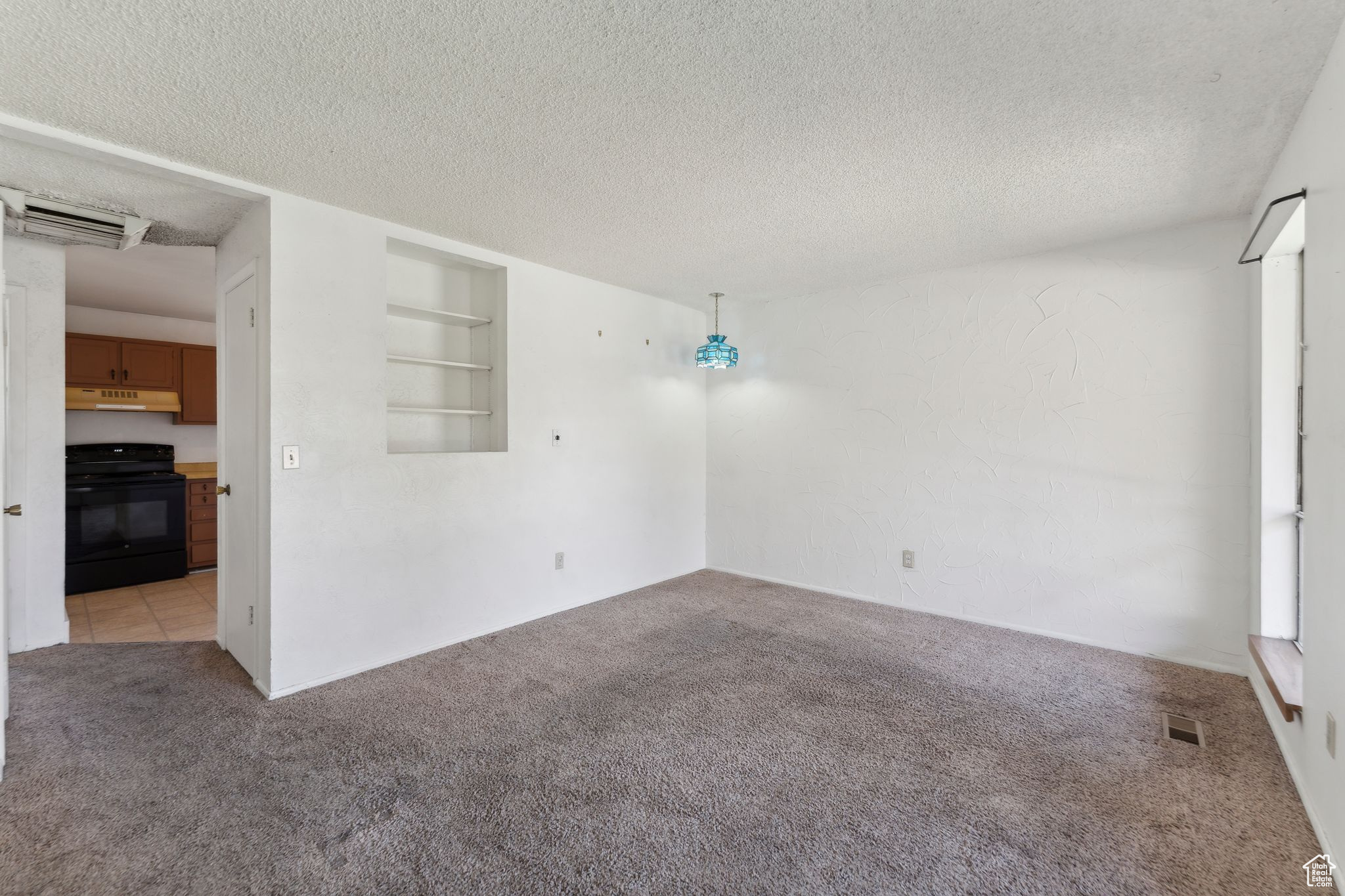 Midvale, Utah 84047, United States, 6 Bedrooms Bedrooms, ,3 BathroomsBathrooms,Residential,Active,107198