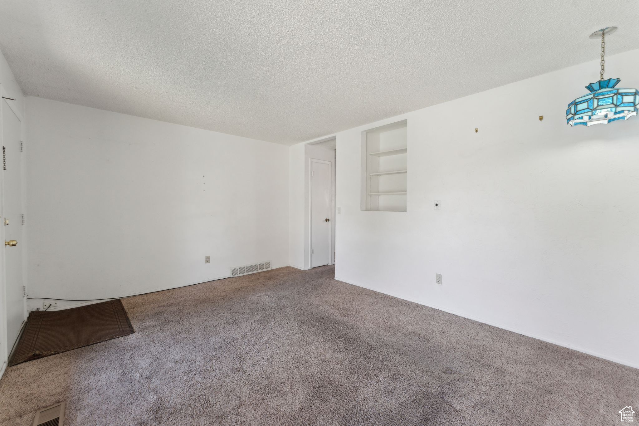 Midvale, Utah 84047, United States, 6 Bedrooms Bedrooms, ,3 BathroomsBathrooms,Residential,Active,107198