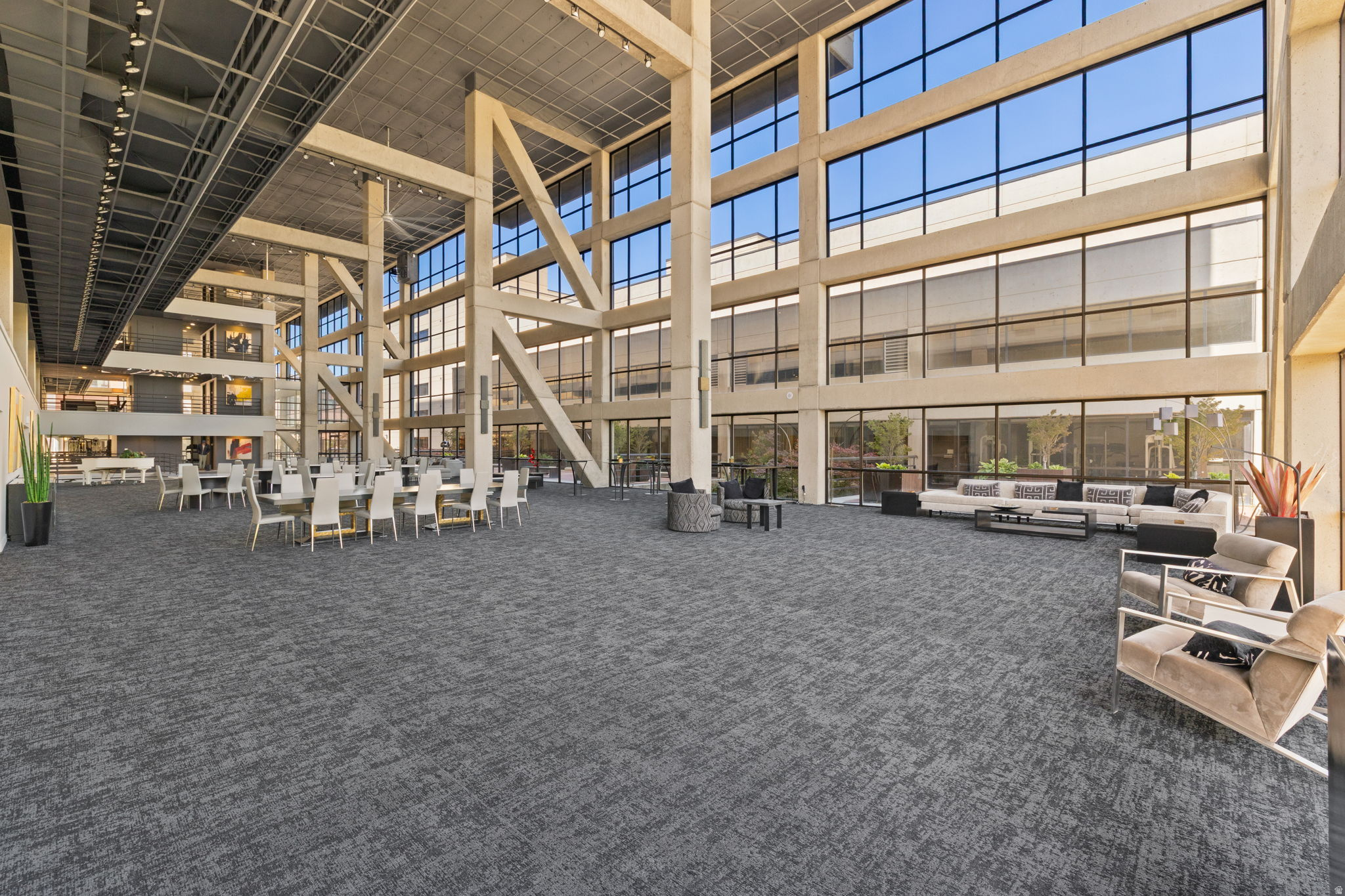 GOVERNORS PLAZA - Residential