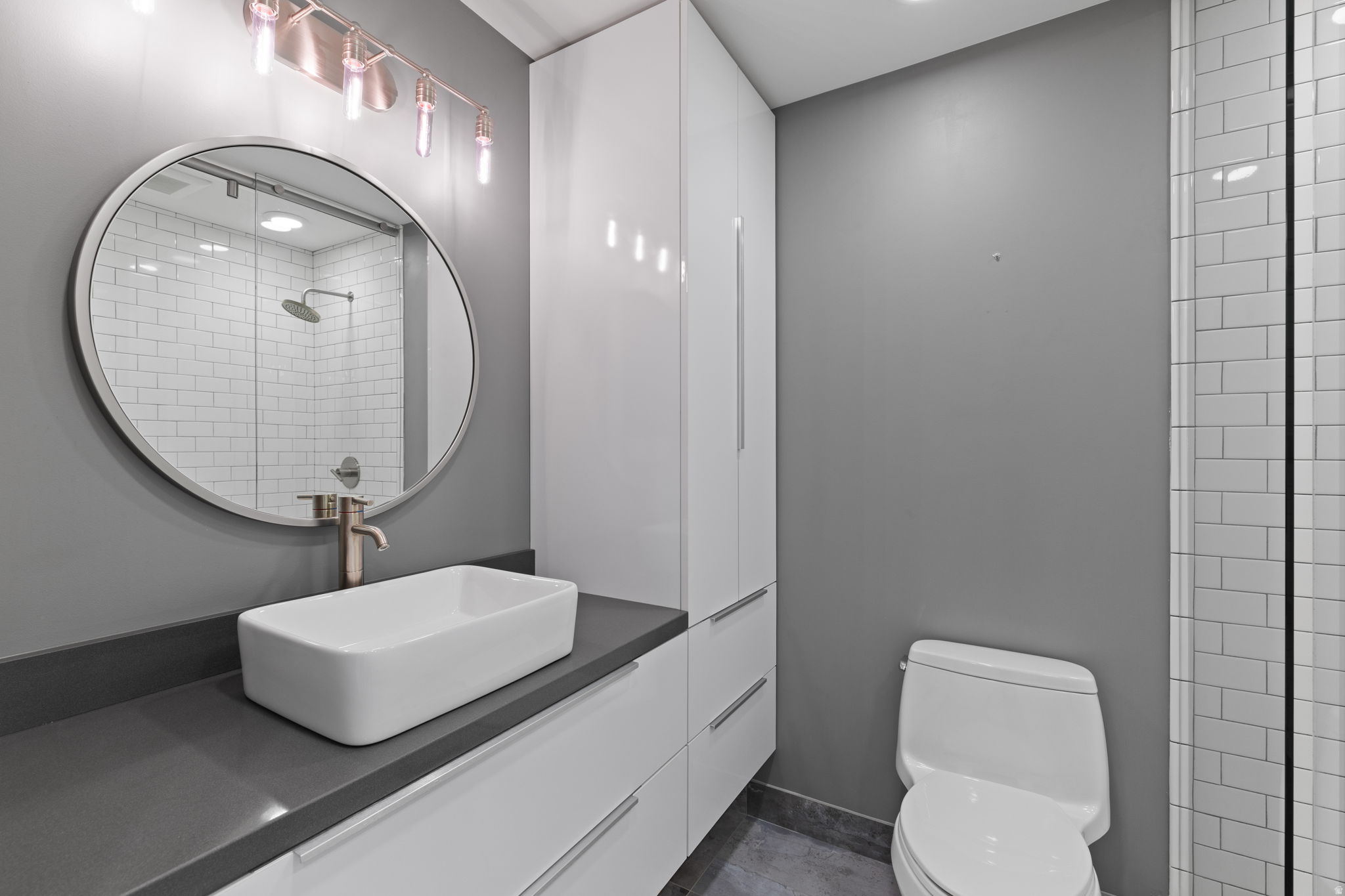 GOVERNORS PLAZA - Residential