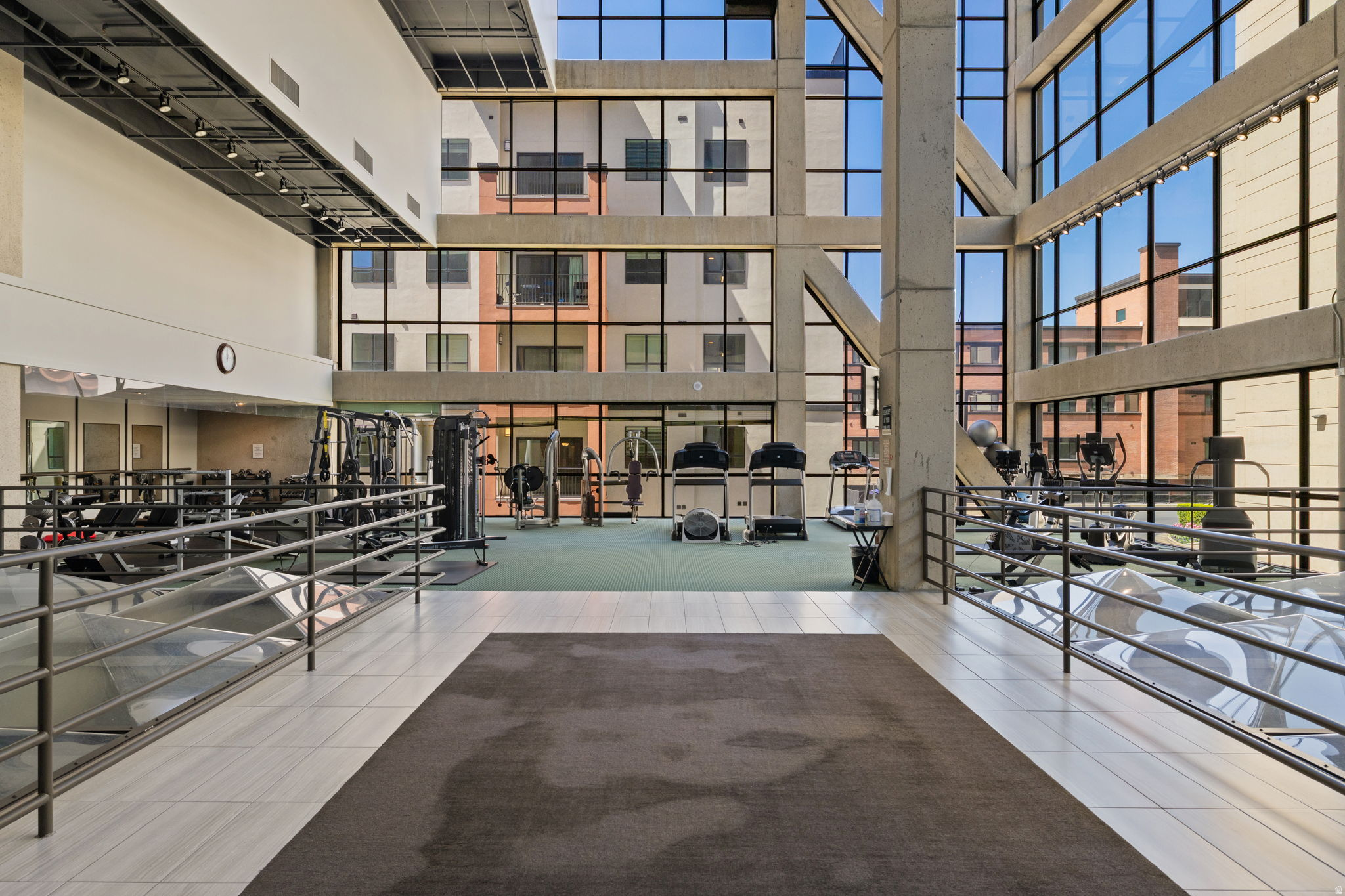 GOVERNORS PLAZA - Residential