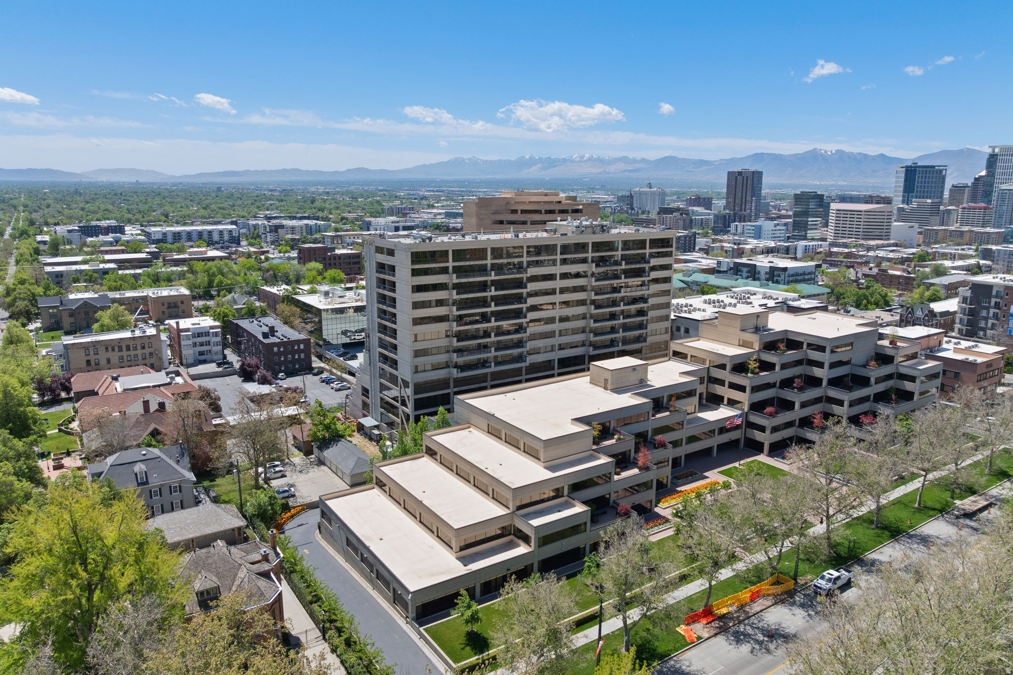 GOVERNORS PLAZA - Residential