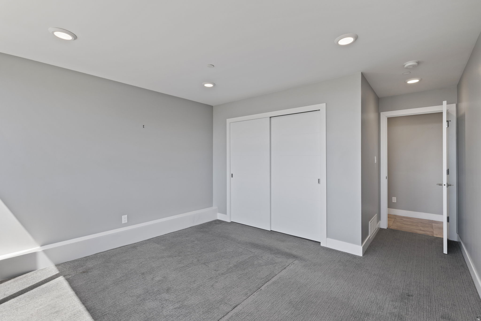 GOVERNORS PLAZA - Residential