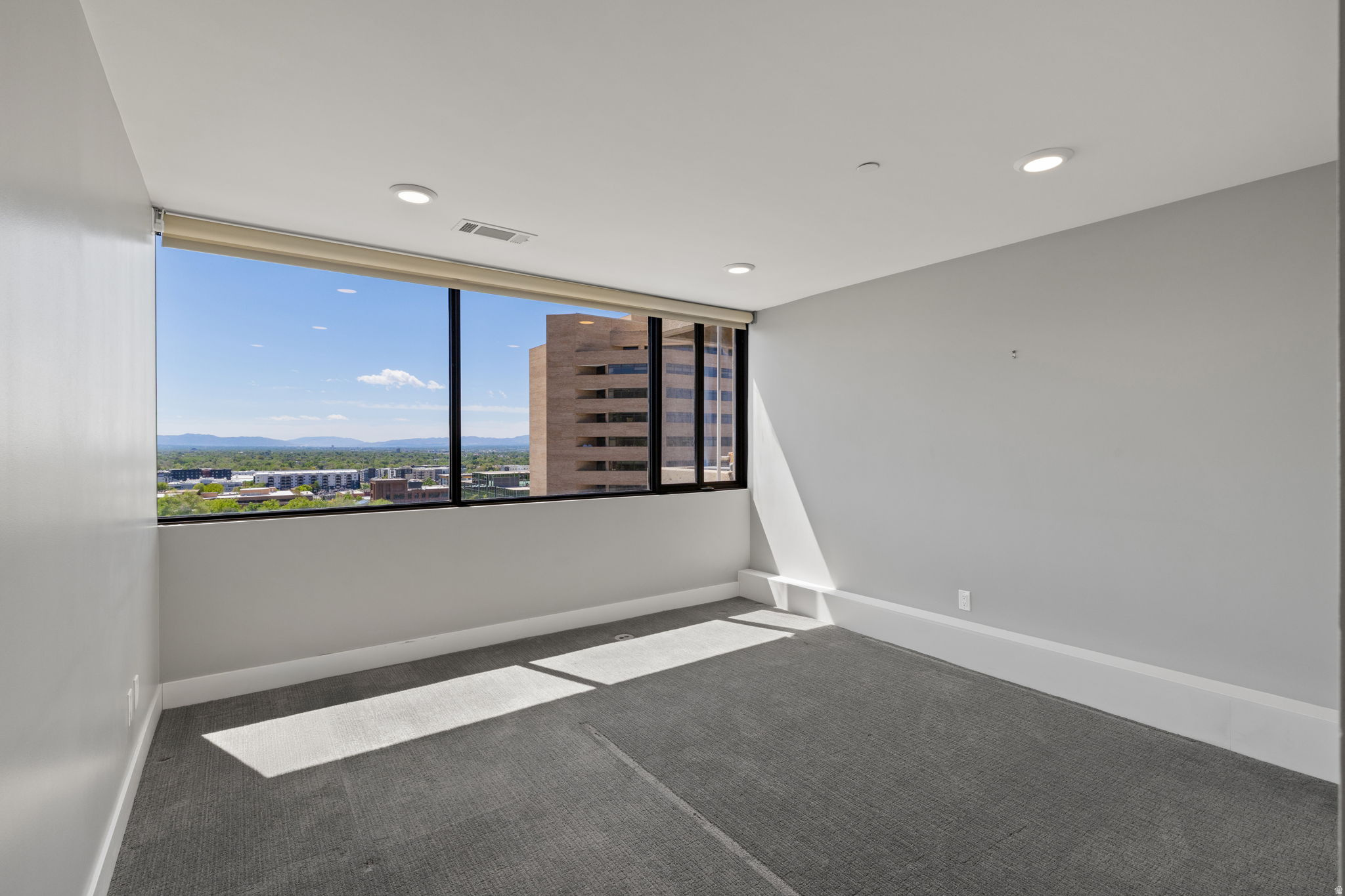 GOVERNORS PLAZA - Residential