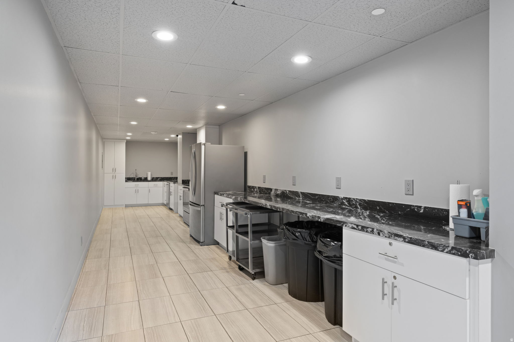 GOVERNORS PLAZA - Residential