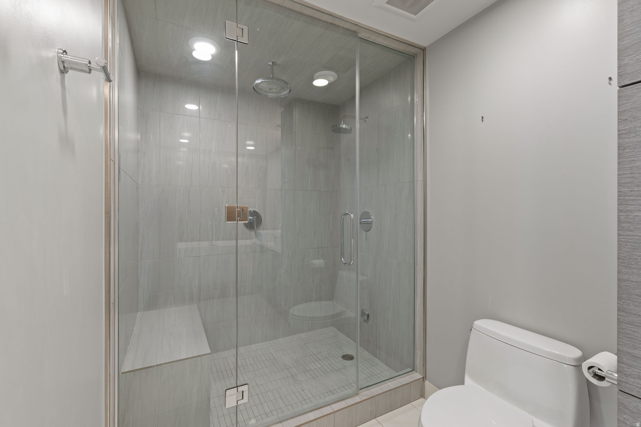 GOVERNORS PLAZA - Residential