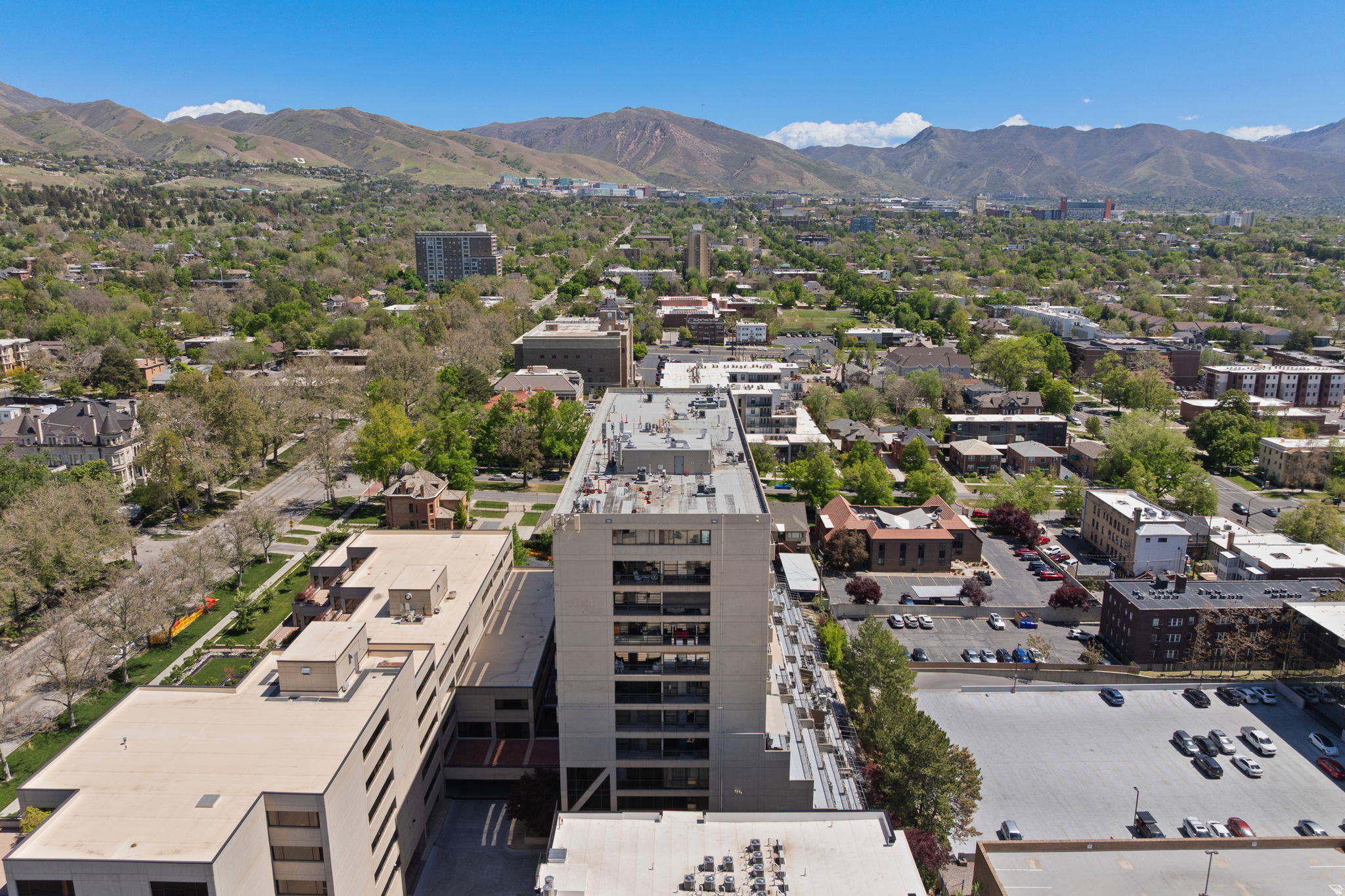 GOVERNORS PLAZA - Residential