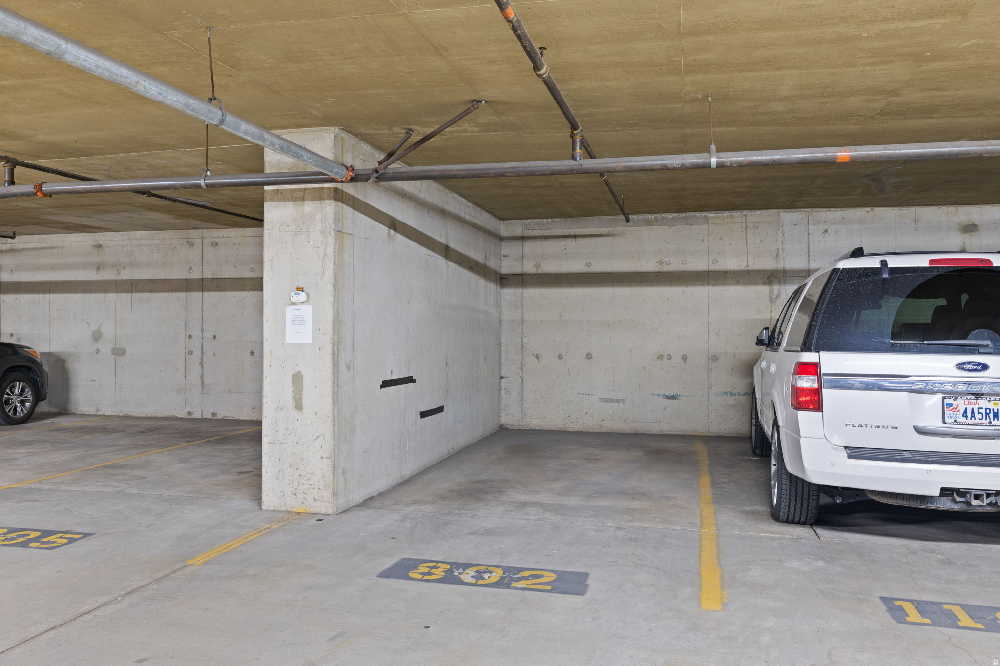 GOVERNORS PLAZA - Residential