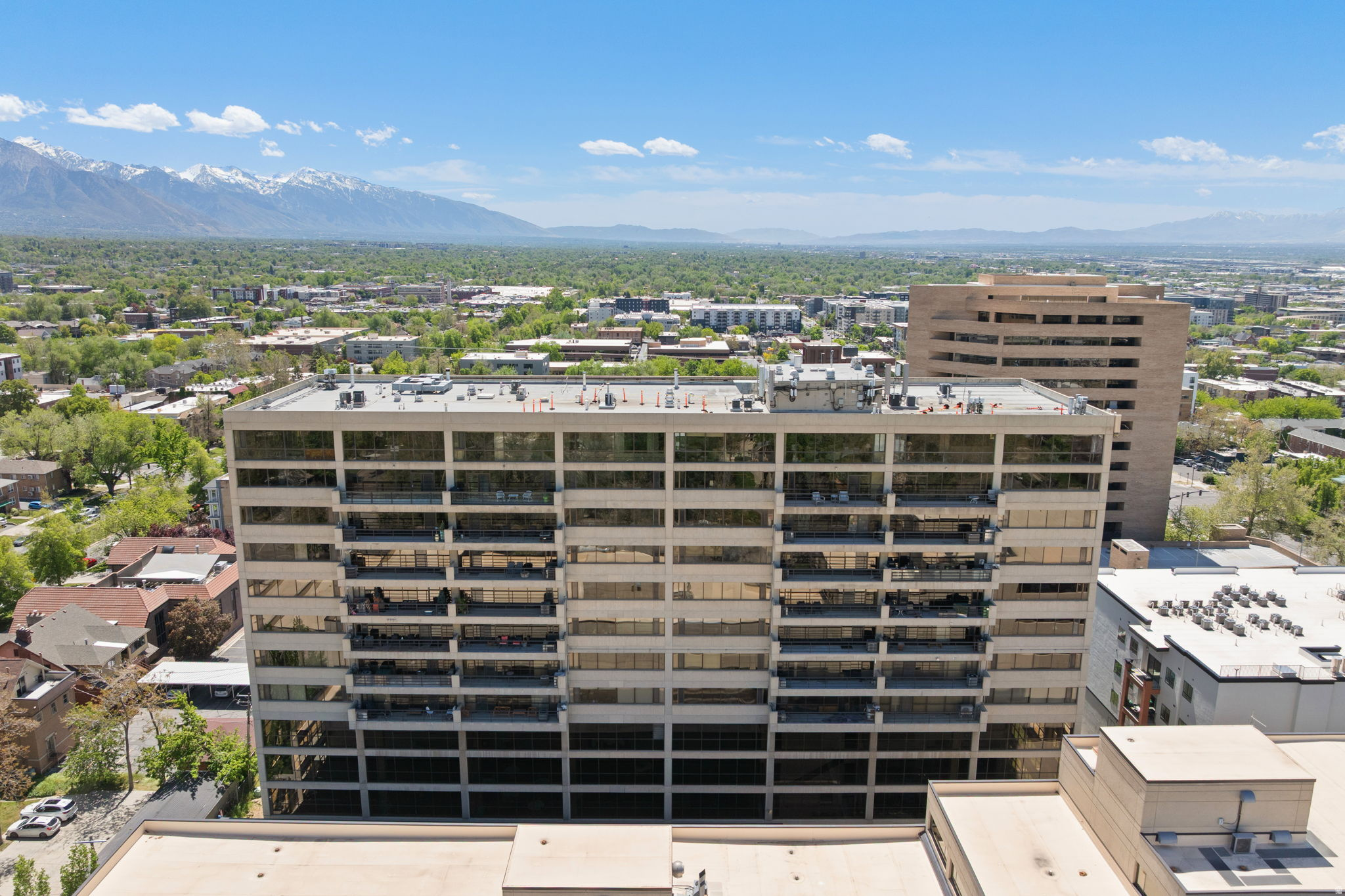 GOVERNORS PLAZA - Residential