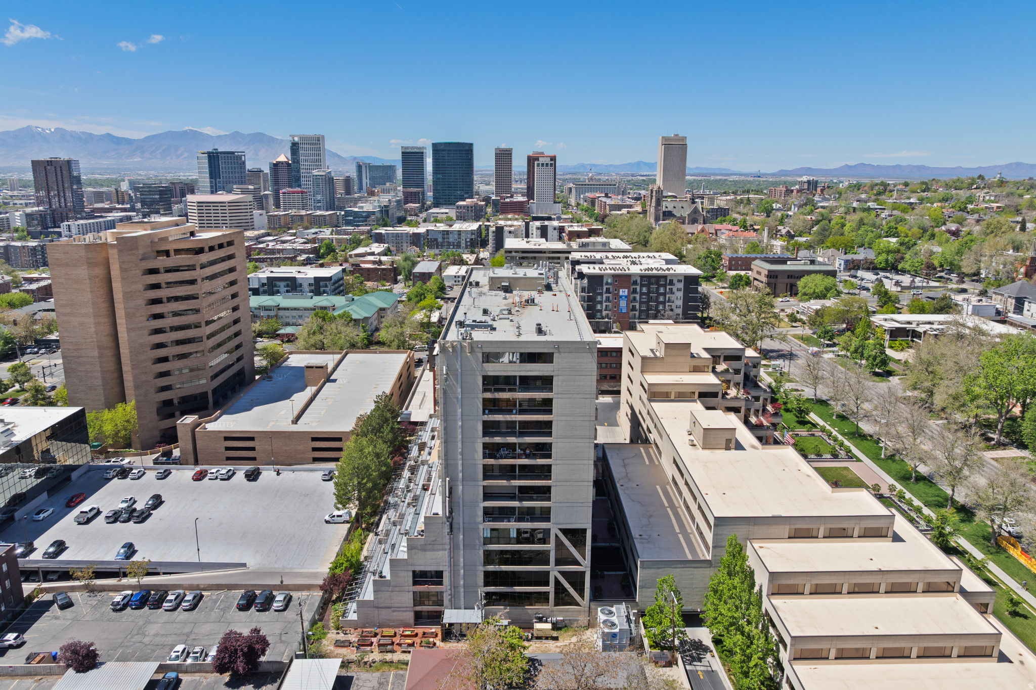 GOVERNORS PLAZA - Residential