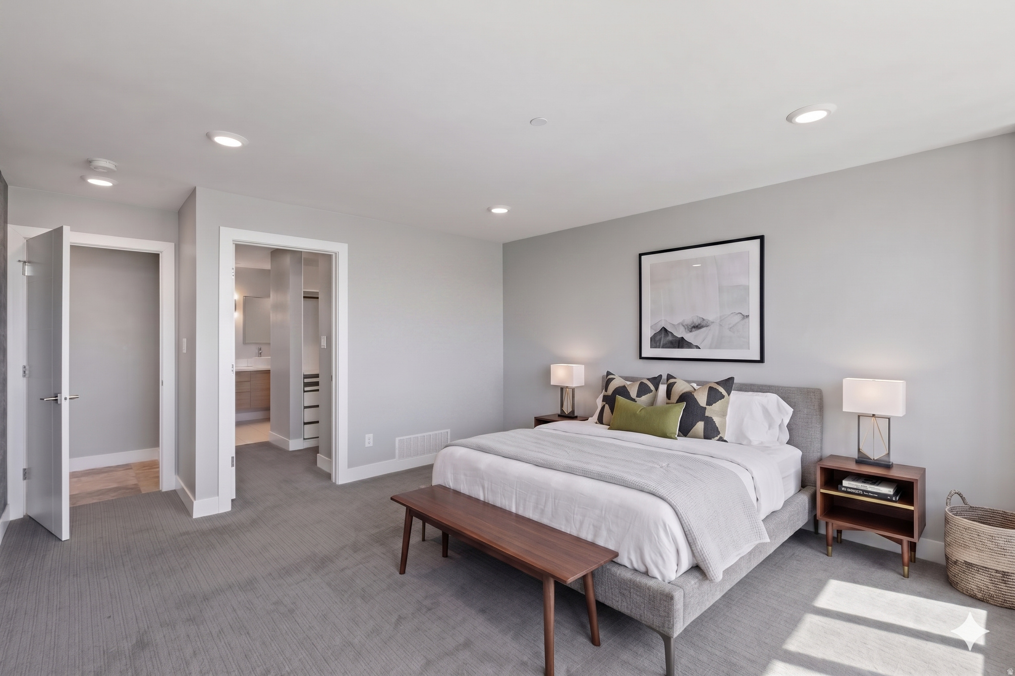 GOVERNORS PLAZA - Residential