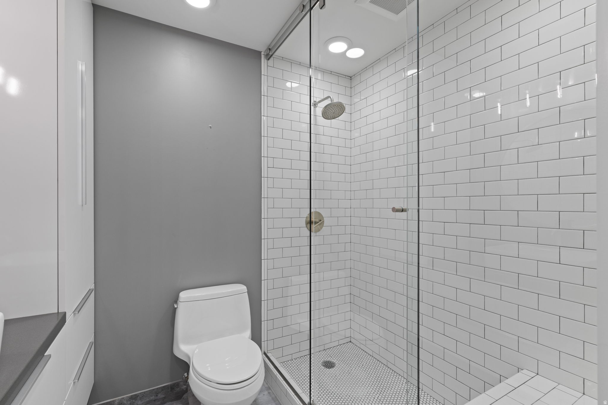 GOVERNORS PLAZA - Residential