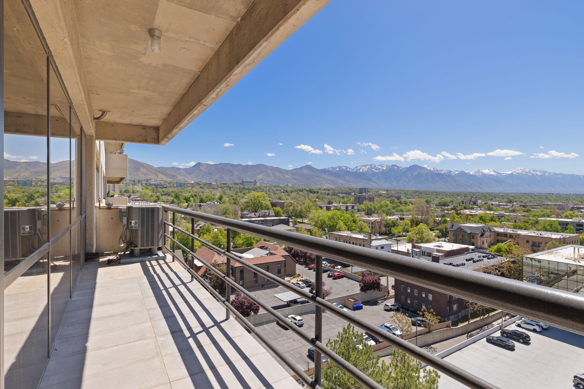 GOVERNORS PLAZA - Residential