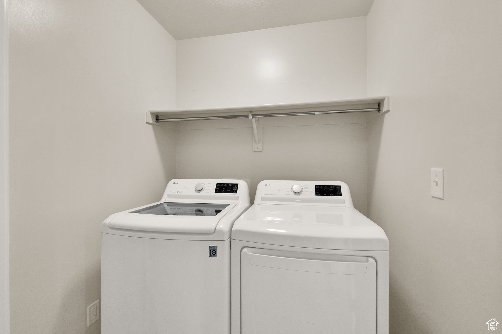 LAKE FRONT - Residential