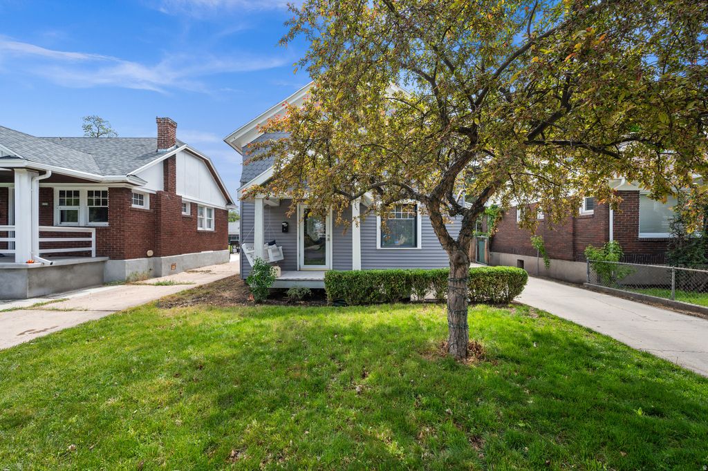 Photo of 460 E BRYAN AVE, Salt Lake City, UT 84115 (MLS # 2154419)