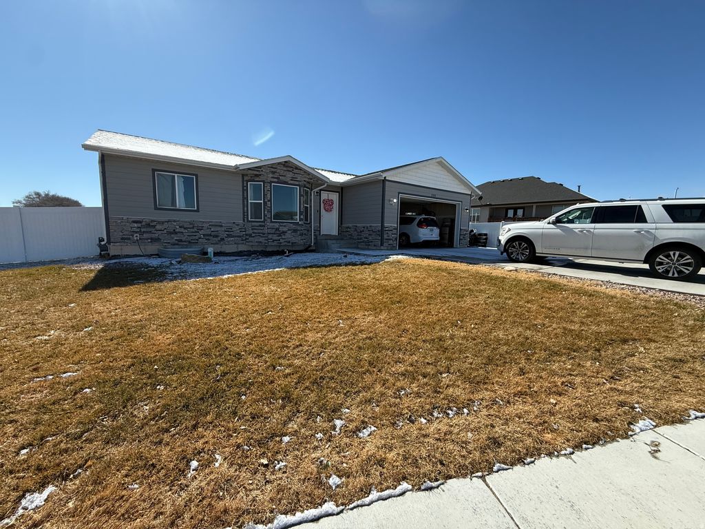 Photo of 2102 E 1820 S, Naples, UT 84078 (MLS # 2141105)