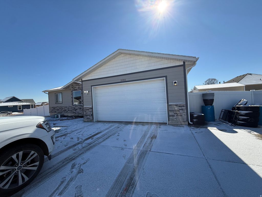Photo of 2102 E 1820 S, Naples, UT 84078 (MLS # 2141105)