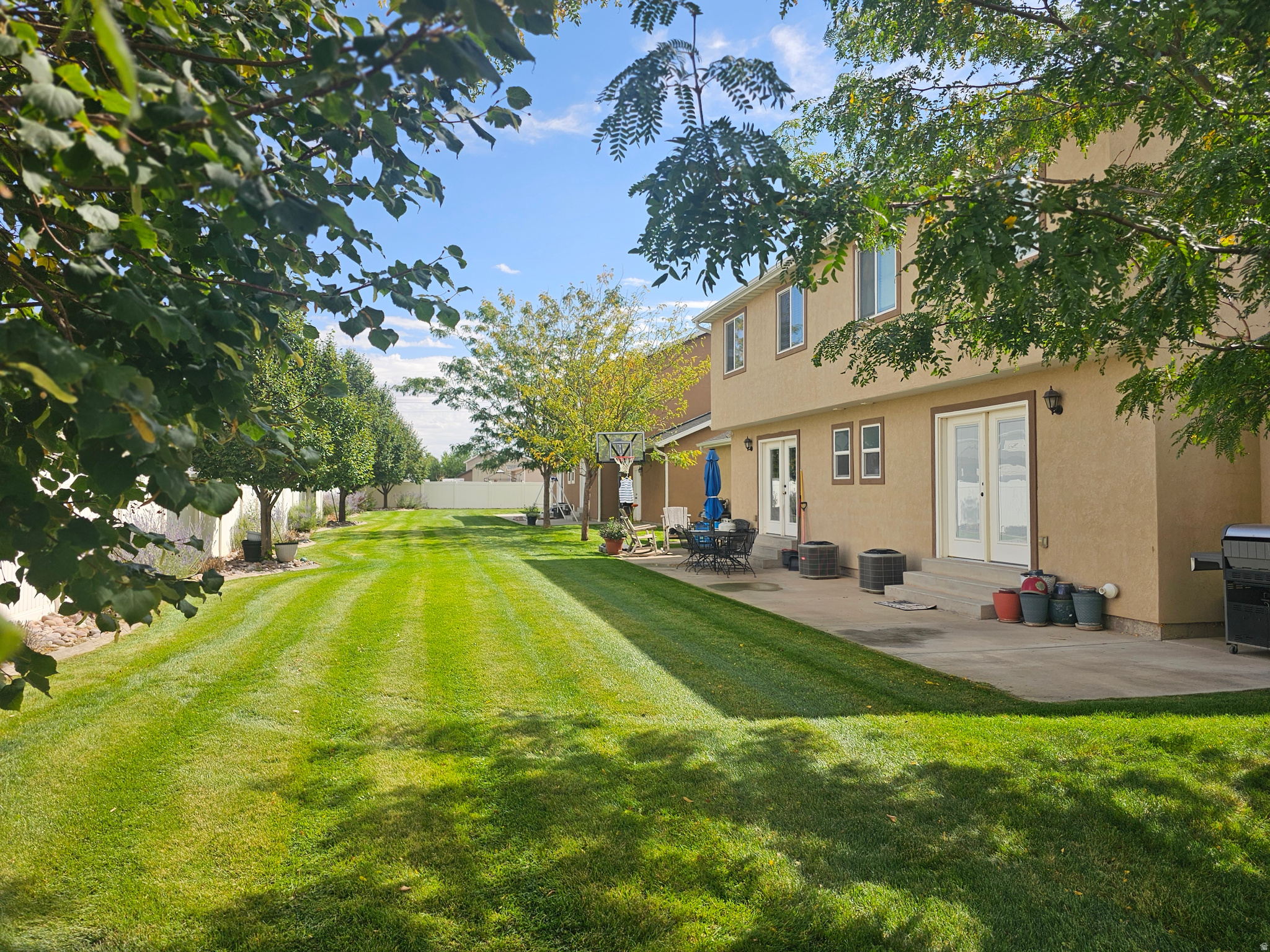 UINTAH SHADOWS - Residential Income