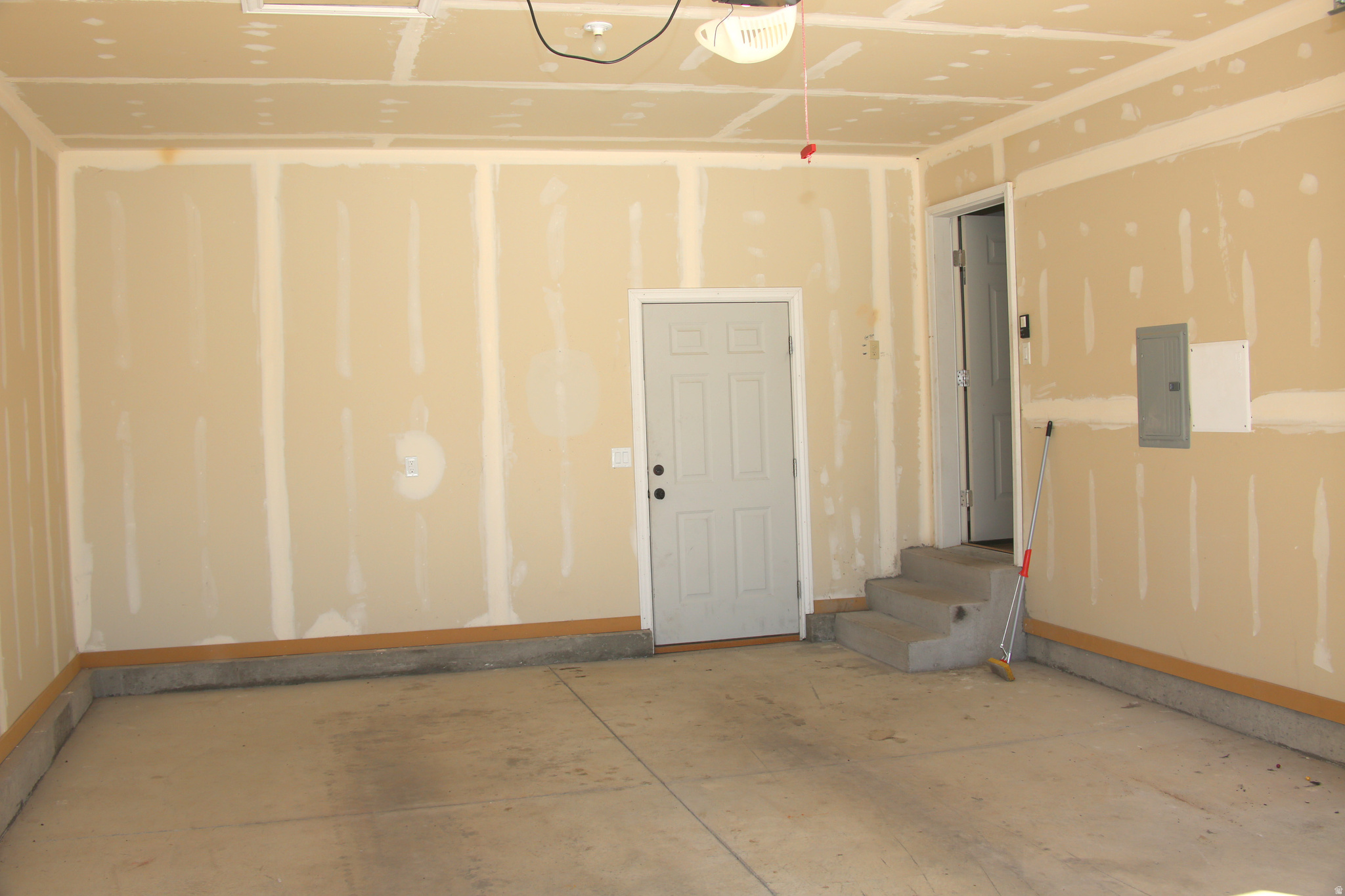 UINTAH SHADOWS - Residential Income