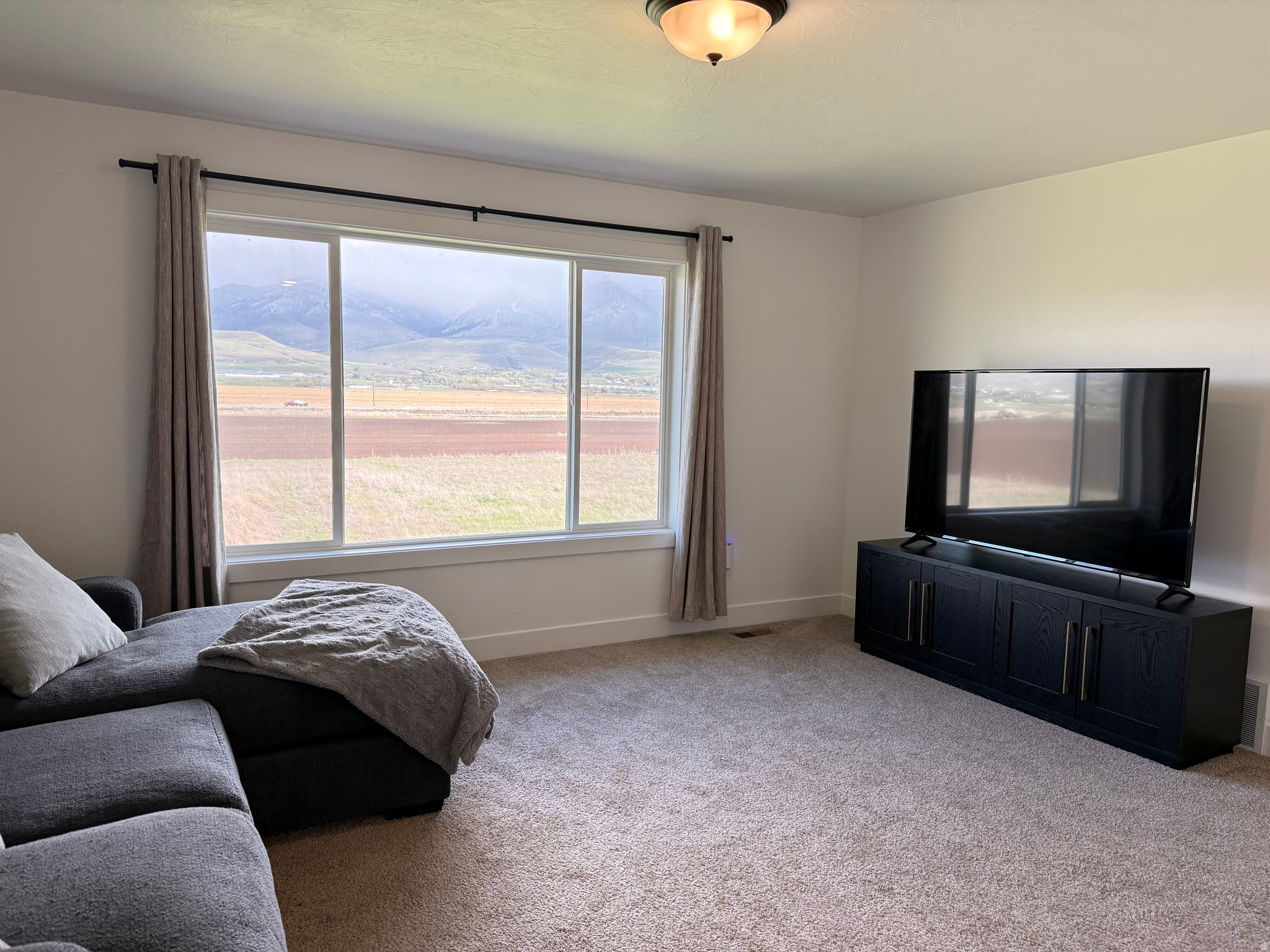 HOBBS PARKINSON RD - Residential