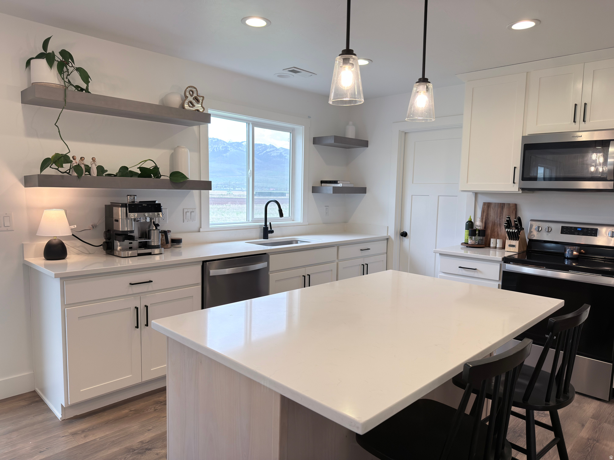 HOBBS PARKINSON RD - Residential