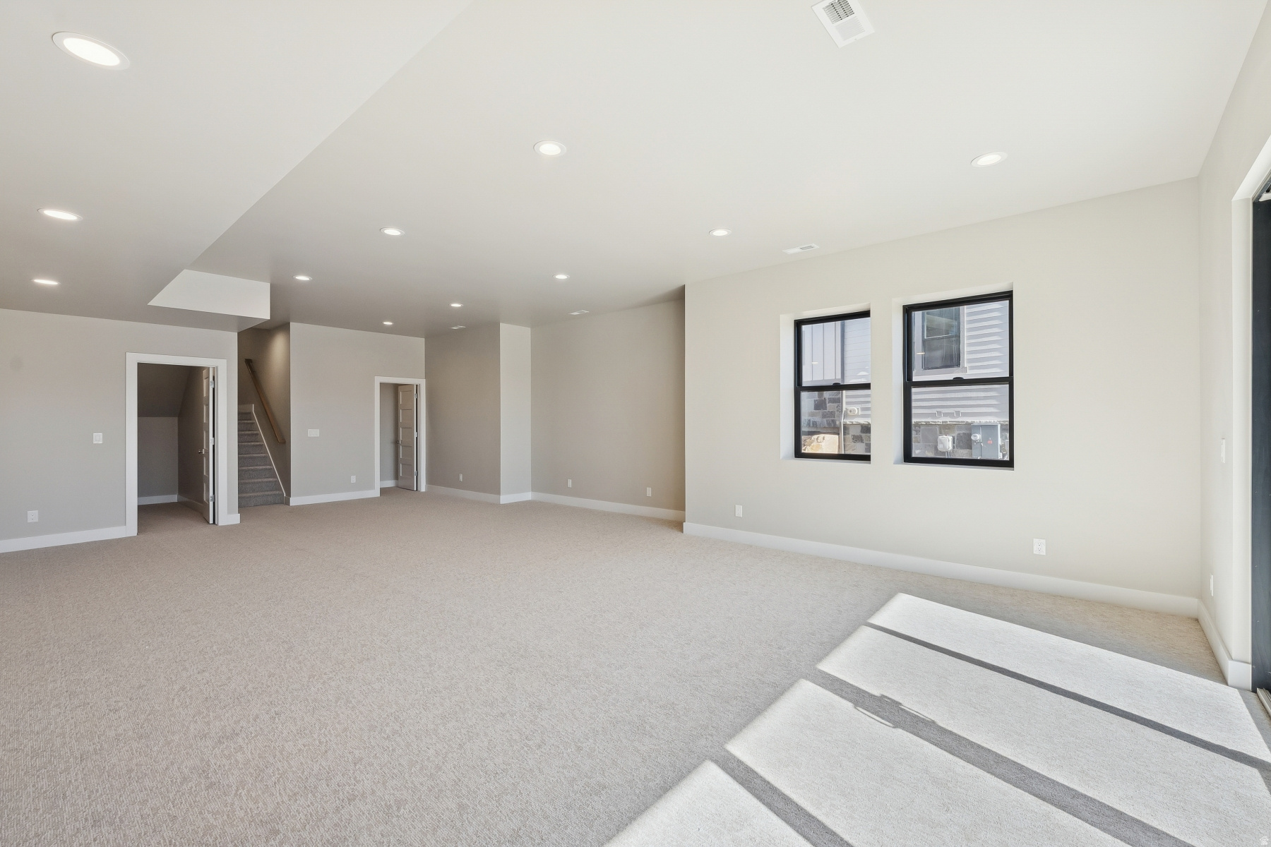 MAYFLOWER LAKESIDE - Residential Lease