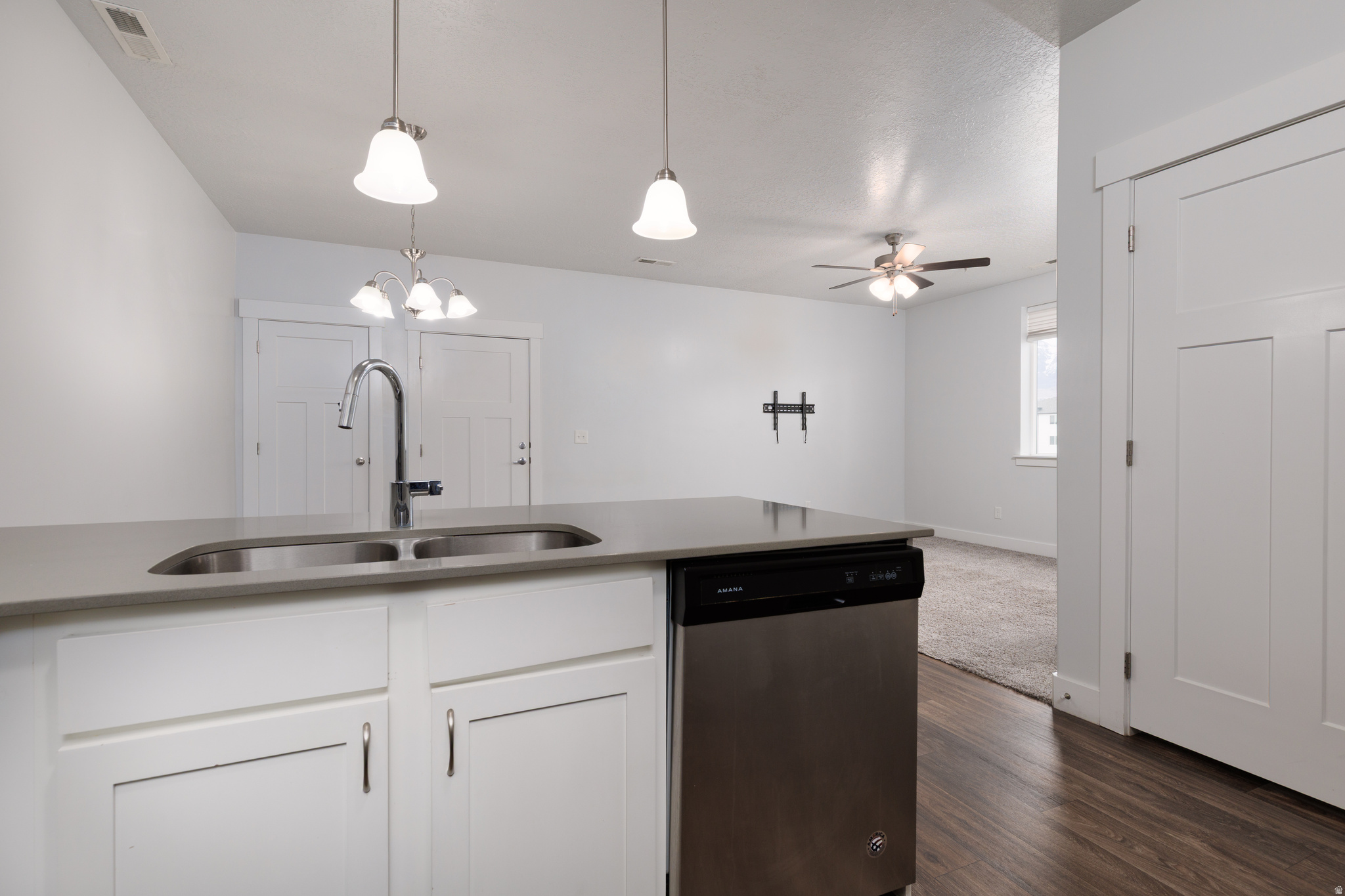 LAKEFRONT - Residential