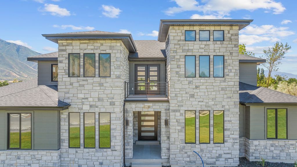 Photo of 2769 S SPANISH OAK DR #37, Spanish Fork, UT 84660 (MLS # 2140413)