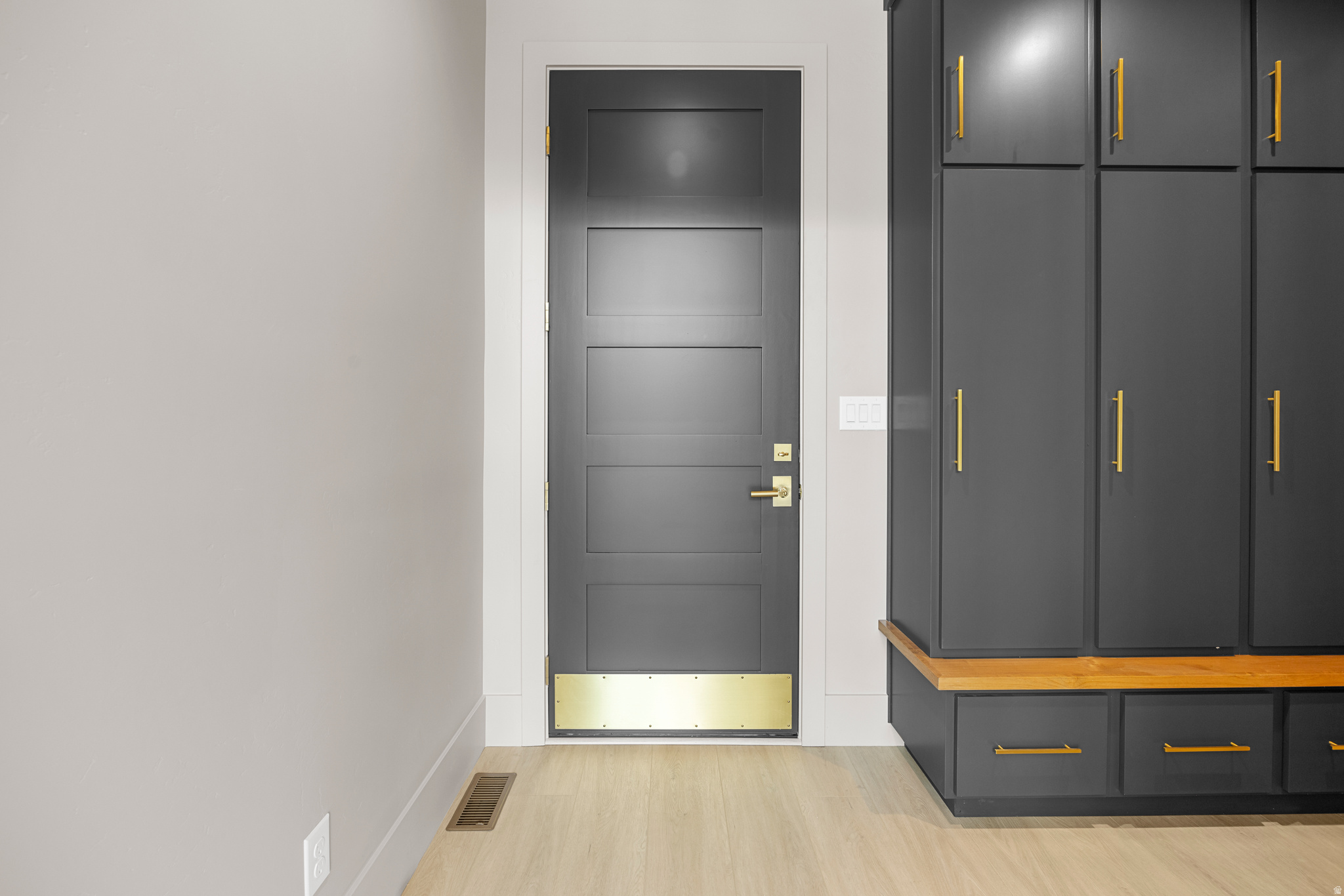 OAKRIDGE COVE - Residential