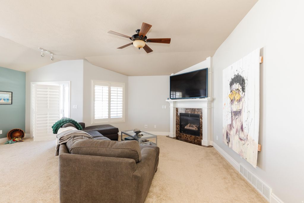 Photo of 818 SUMMIT DR, Smithfield, UT 84335 (MLS # 2141936)
