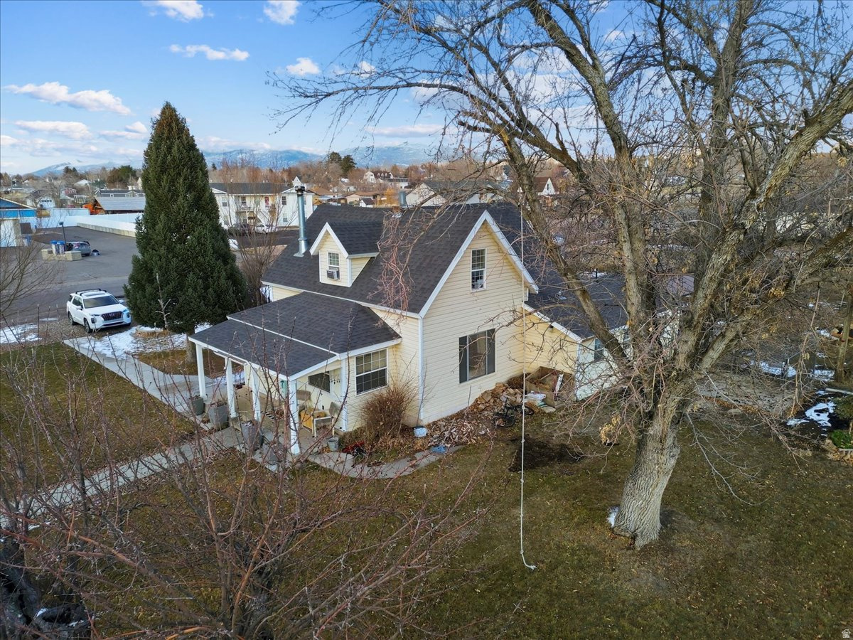 COUNTRY ROAD HAVEN - Residential