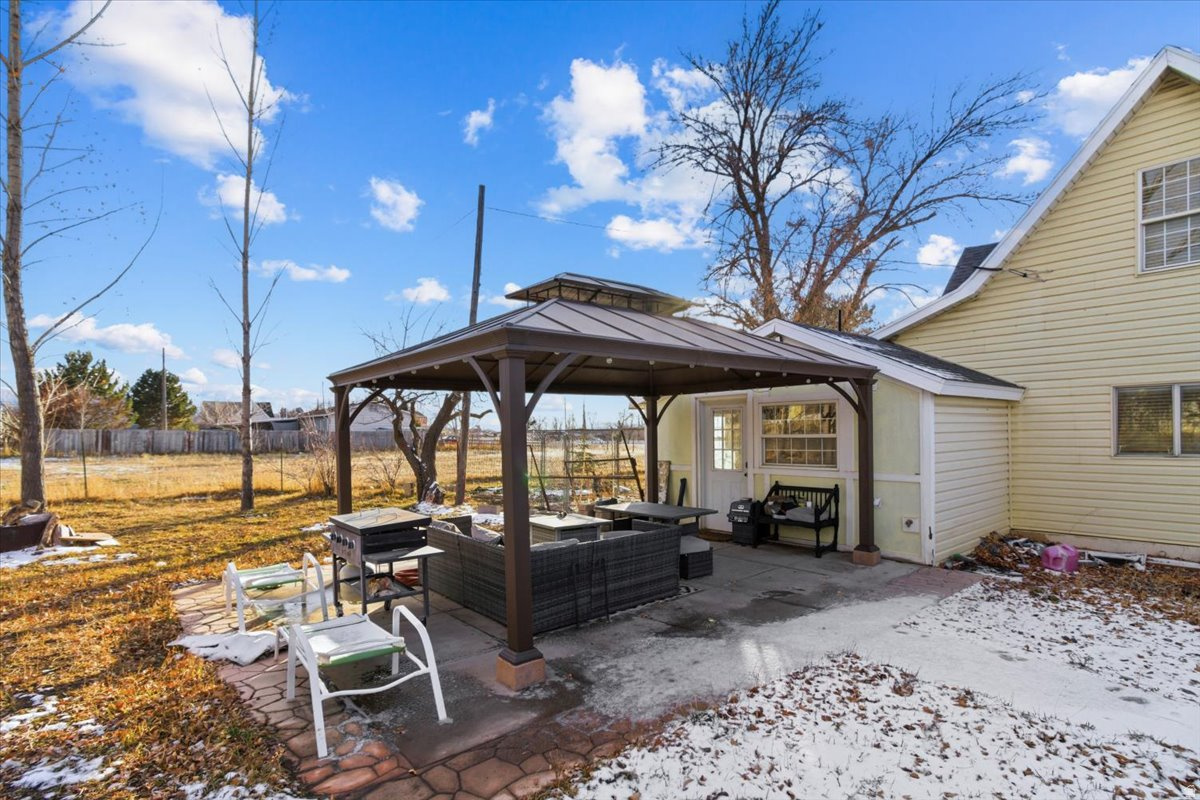 COUNTRY ROAD HAVEN - Residential