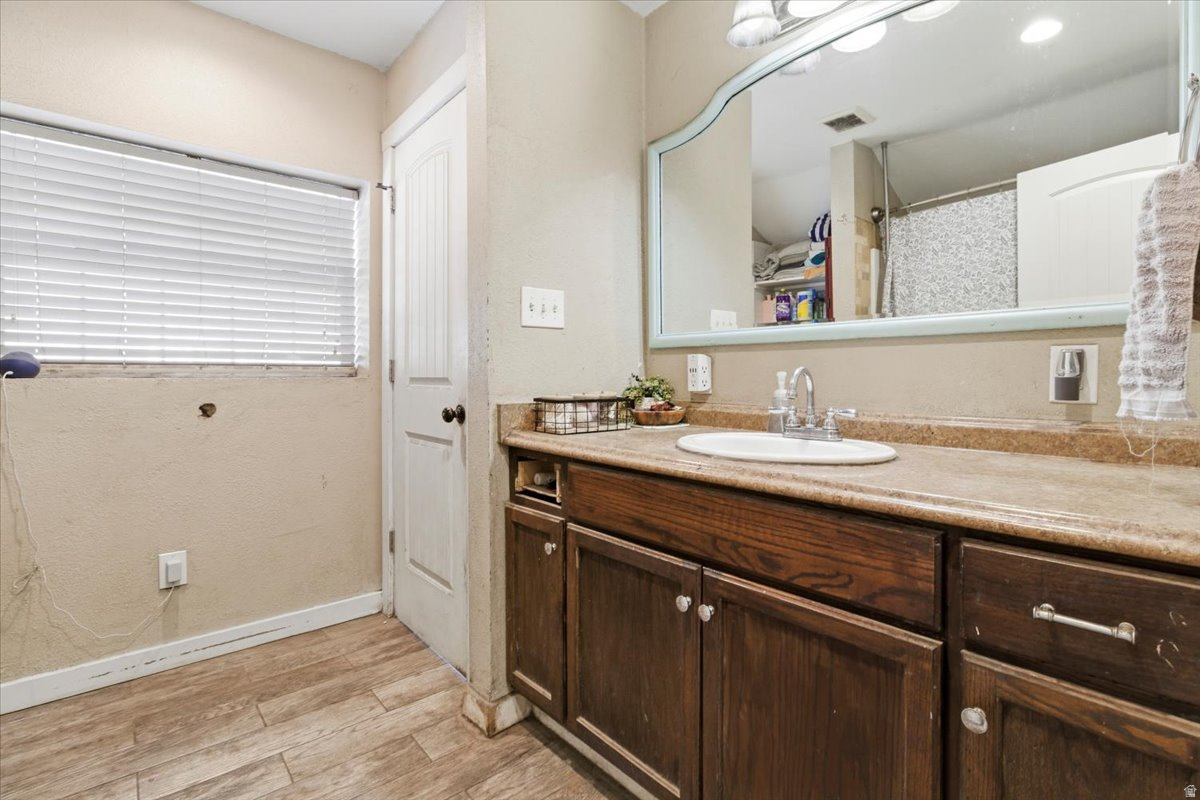 COUNTRY ROAD HAVEN - Residential