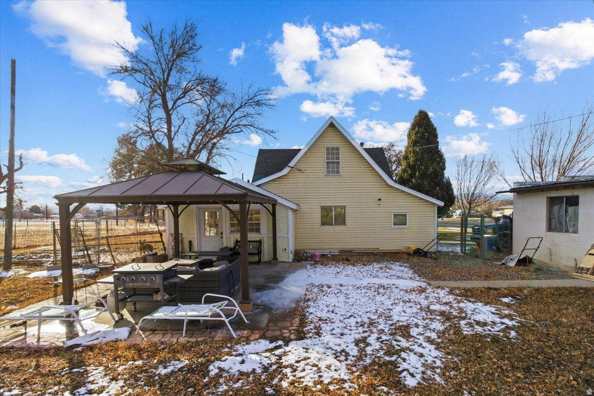 COUNTRY ROAD HAVEN - Residential