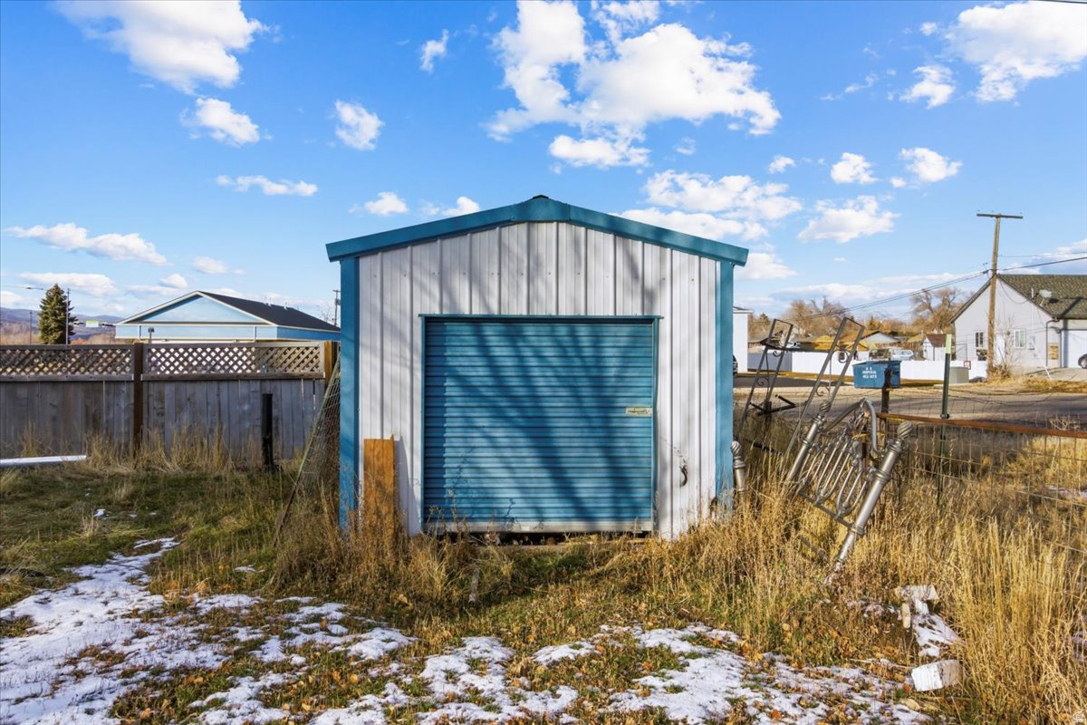 COUNTRY ROAD HAVEN - Residential