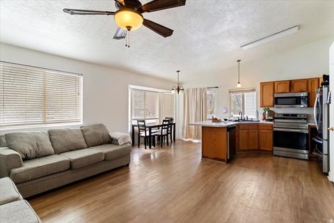 Tiny photo for 1433 W PEBBLECREEK DR, Layton, UT 84041 (MLS # 2147003)