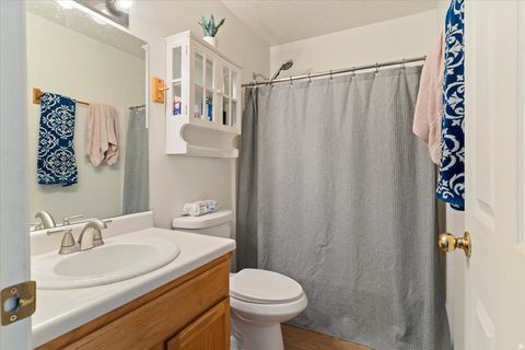 Tiny photo for 1433 W PEBBLECREEK DR, Layton, UT 84041 (MLS # 2147003)