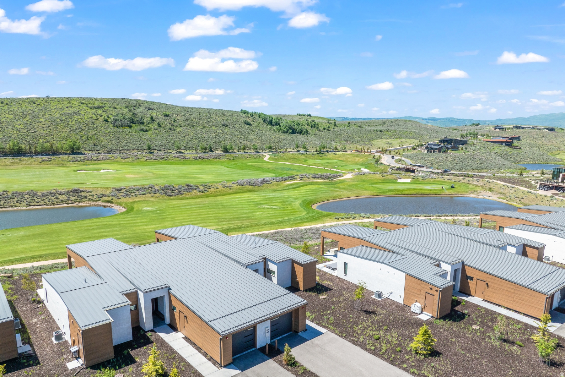 DOUBLE DEER COTTAGES - Residential