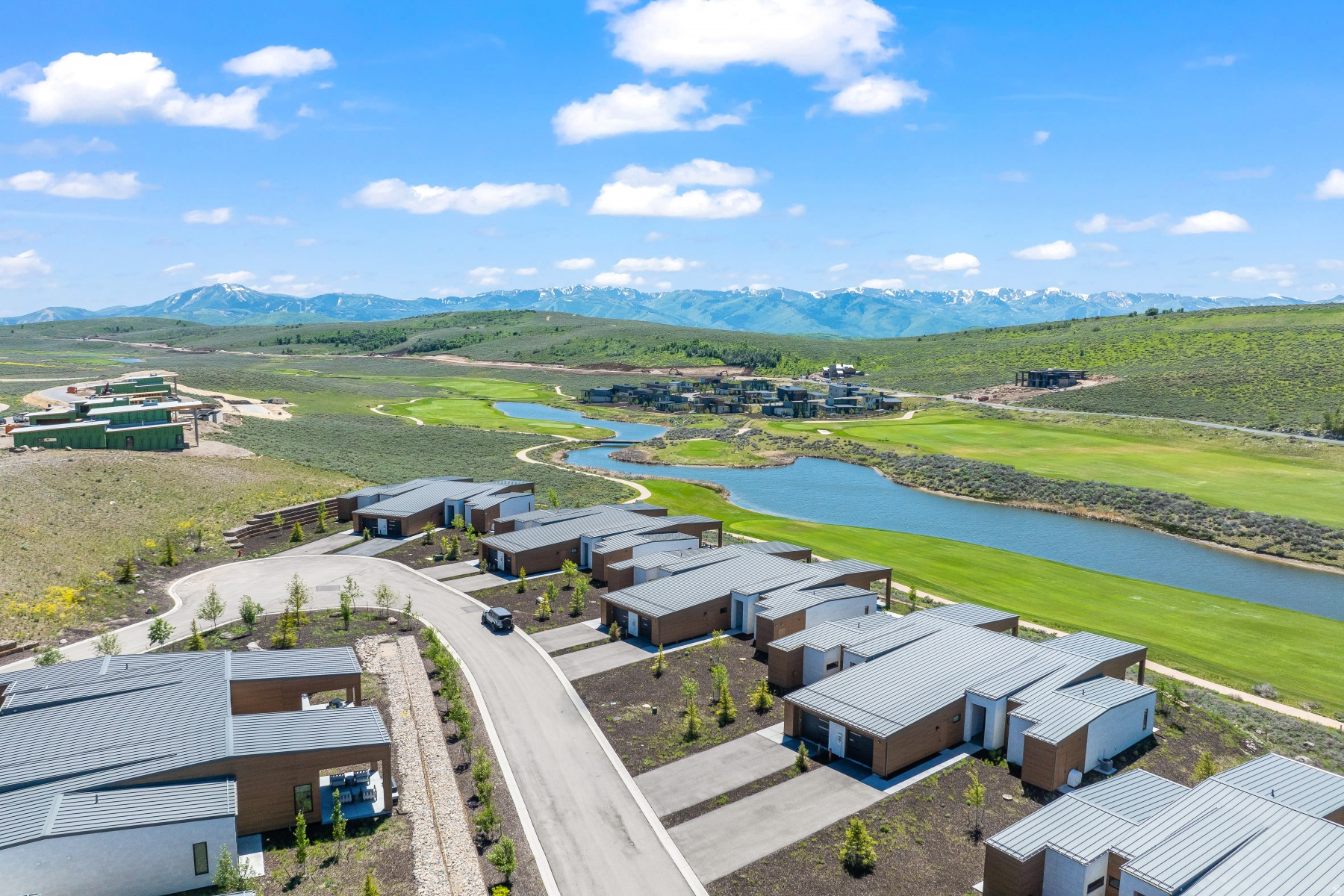 DOUBLE DEER COTTAGES - Residential