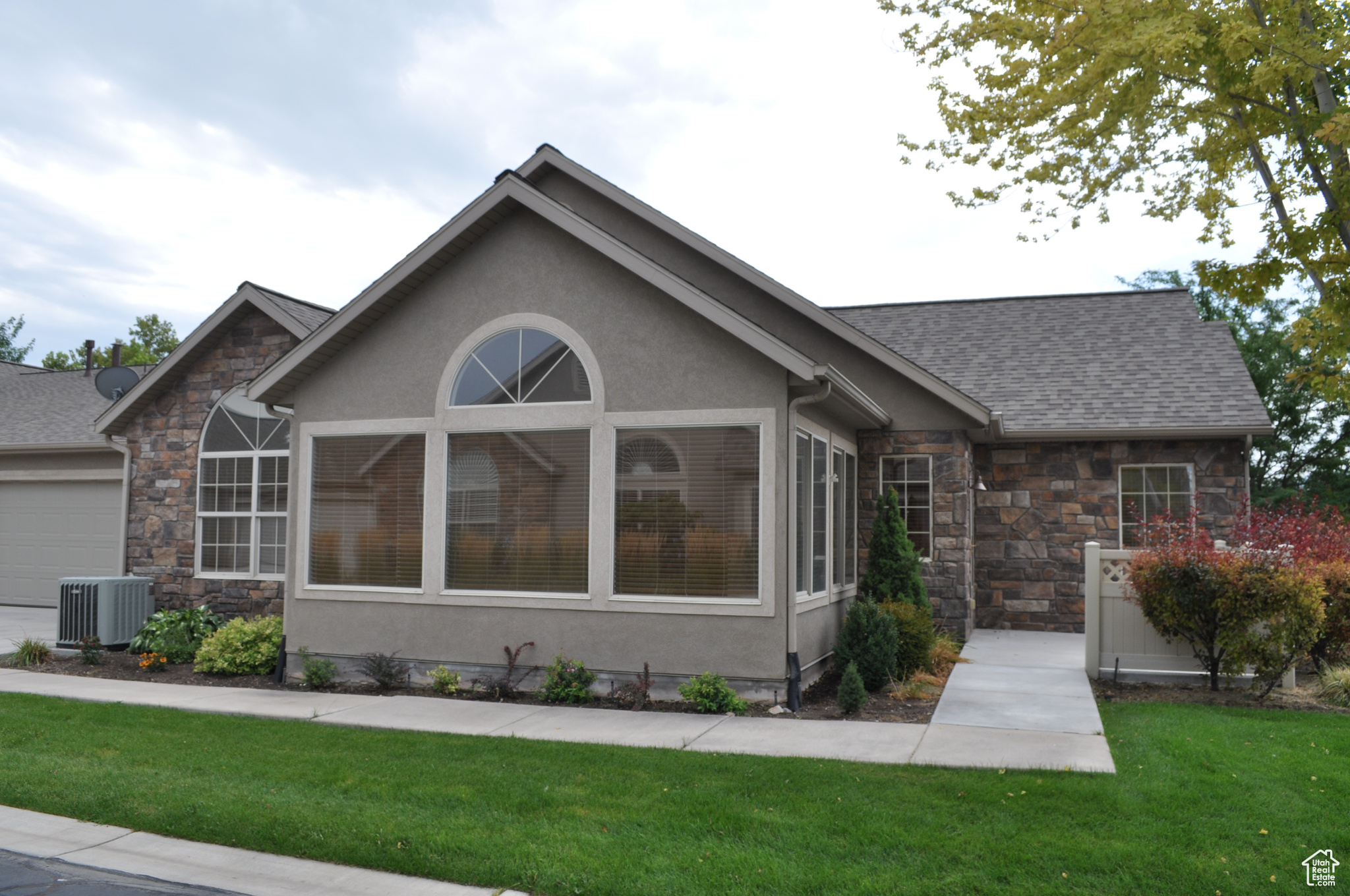 WILLOW PARK VILLAS - Residential