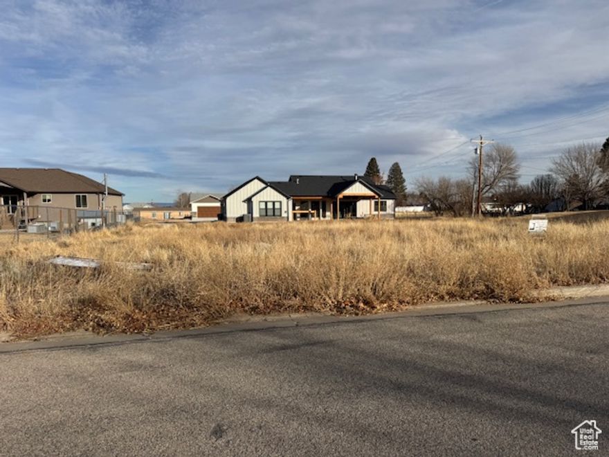 ONE OF THE VERY BEST LOTS IN MONTICELLO.. CLOSE TO SCHOOLS , and other civic ammenities