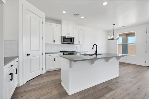 Tiny photo for 4648 W 2870 S, Hurricane, UT 84737 (MLS # 2183654)
