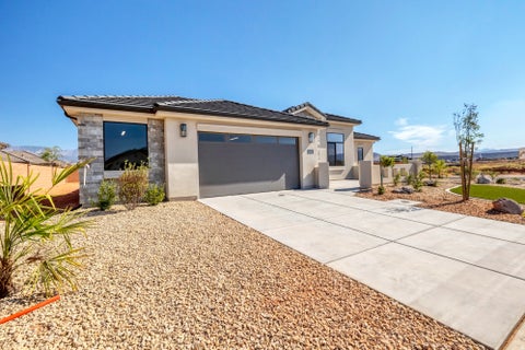 Tiny photo for 4648 W 2870 S, Hurricane, UT 84737 (MLS # 2183654)