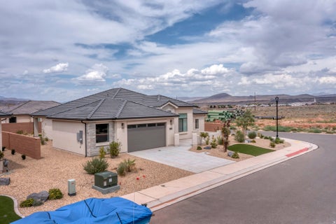 Tiny photo for 4648 W 2870 S, Hurricane, UT 84737 (MLS # 2183654)