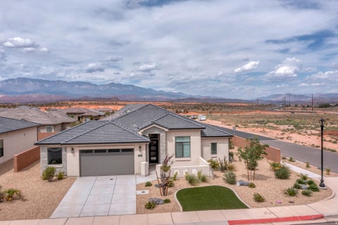 Tiny photo for 4648 W 2870 S, Hurricane, UT 84737 (MLS # 2183654)