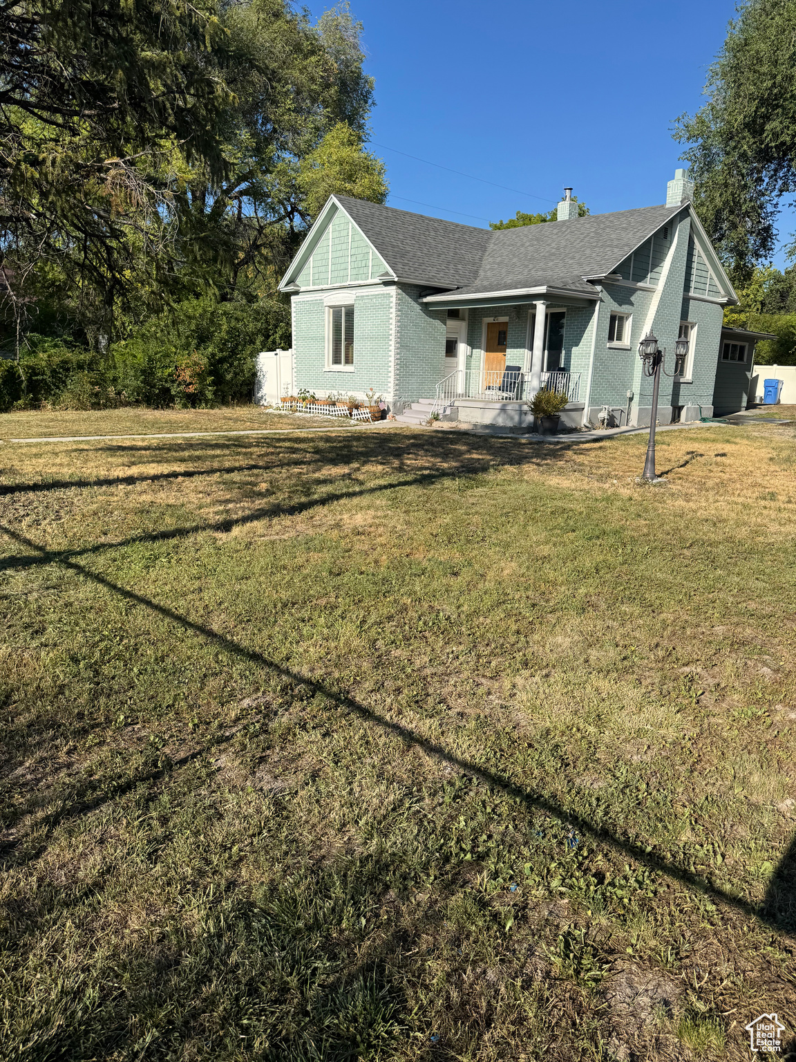 COUNTRY ESTATES - Residential