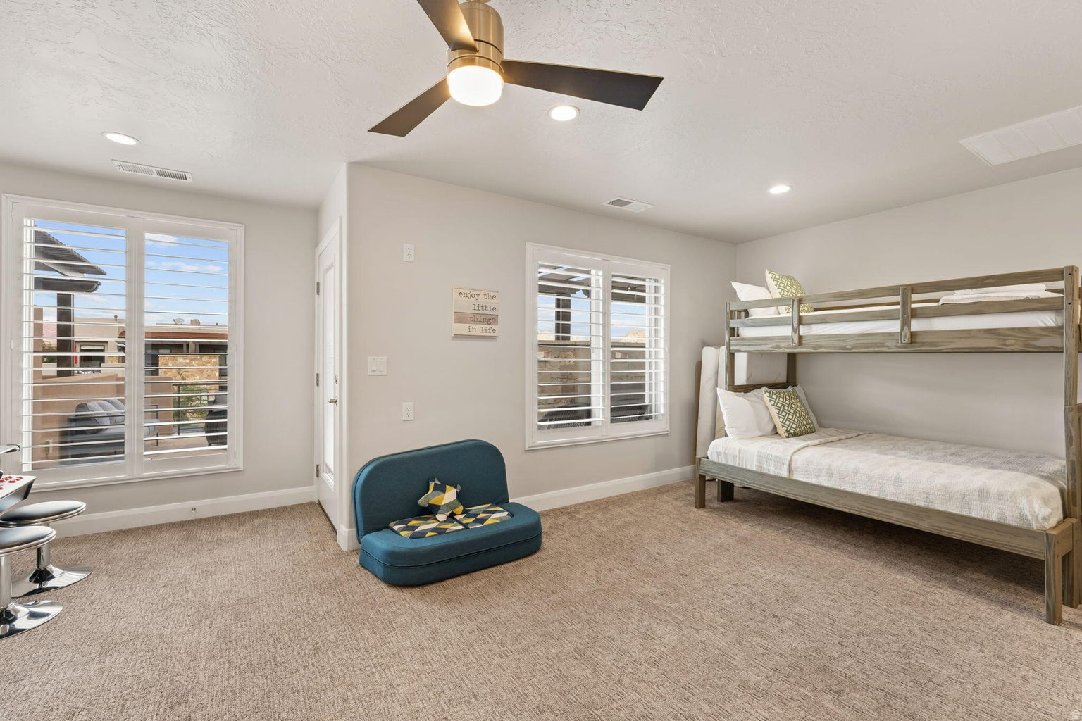 ESCAPES AT THE LEDGES PH 4 - Residential