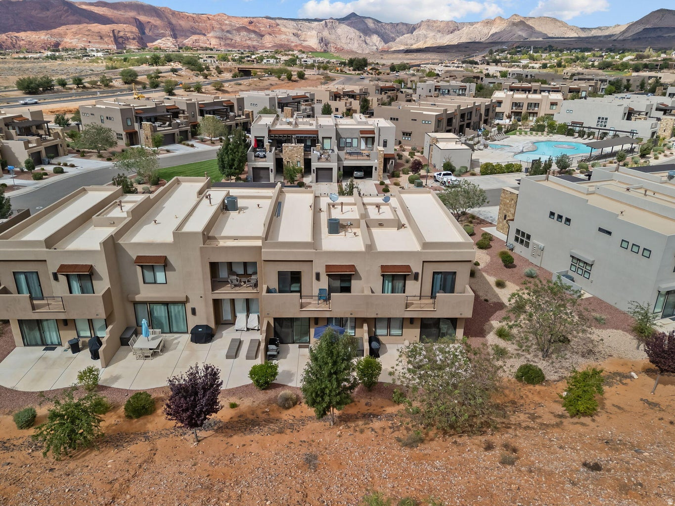 ESCAPES AT THE LEDGES PH 4 - Residential