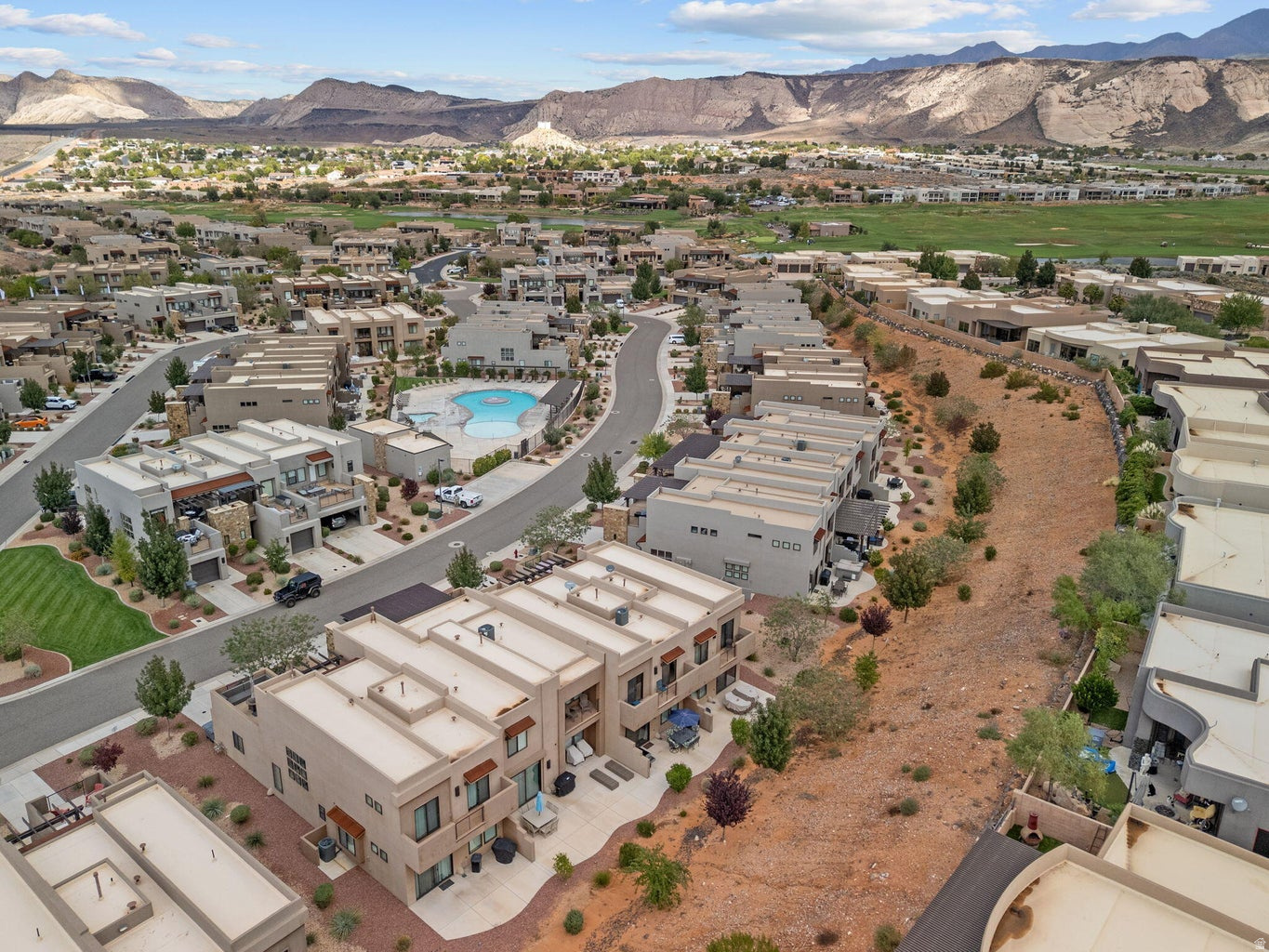 ESCAPES AT THE LEDGES PH 4 - Residential