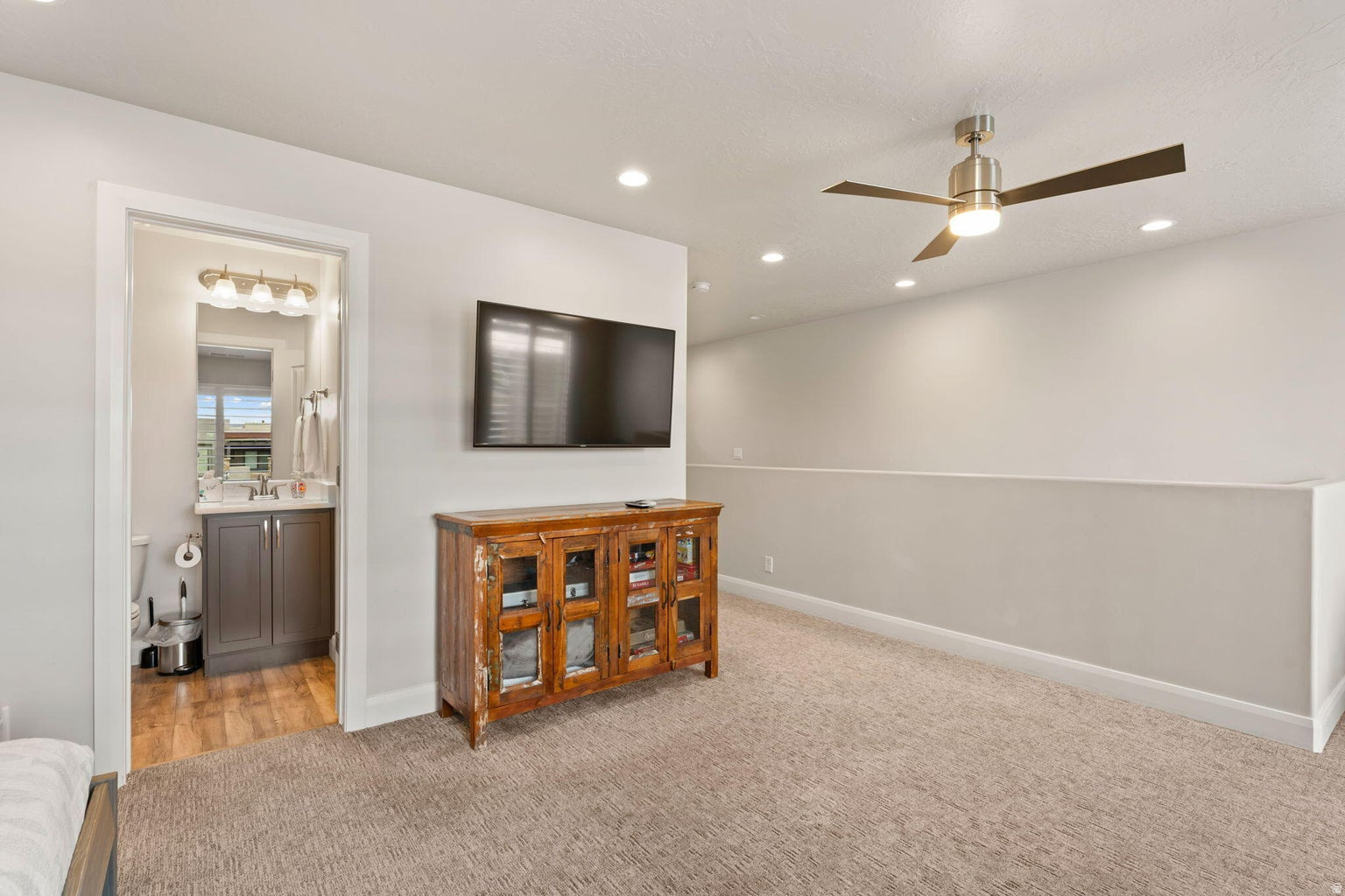 ESCAPES AT THE LEDGES PH 4 - Residential